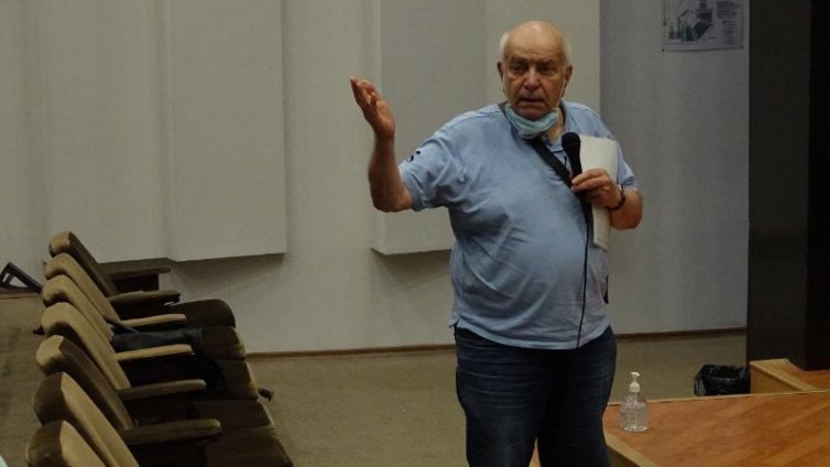Шефът на "Тубдиспансера": Трябва да минем под шапката на "Терапията"
