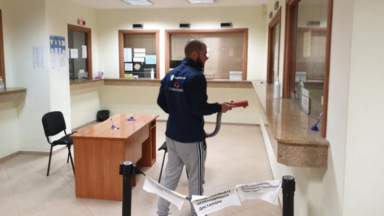 Дезинфекцираха районните кметства във Варна 