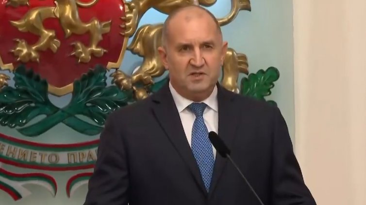 Радев: Дълго таеното недоволство на българите се изля на площадите