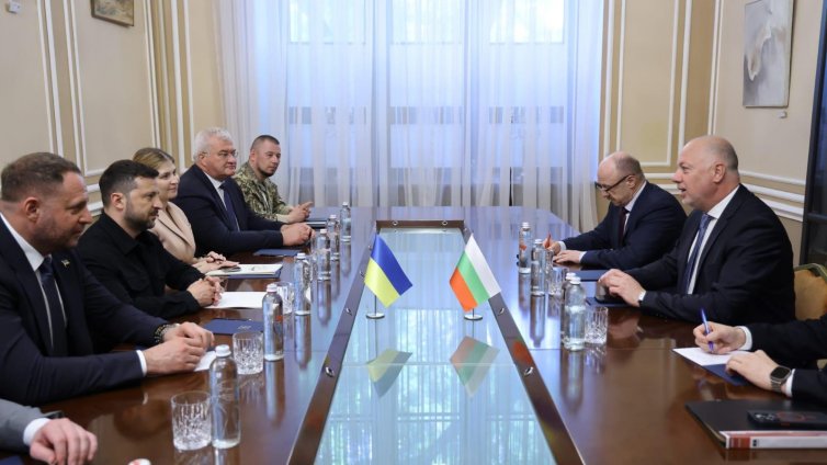 Зеленски и Желязков проведоха телефонен разговор