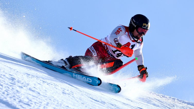 Алберт Попов влезе в топ 10 на слалома в Гургл