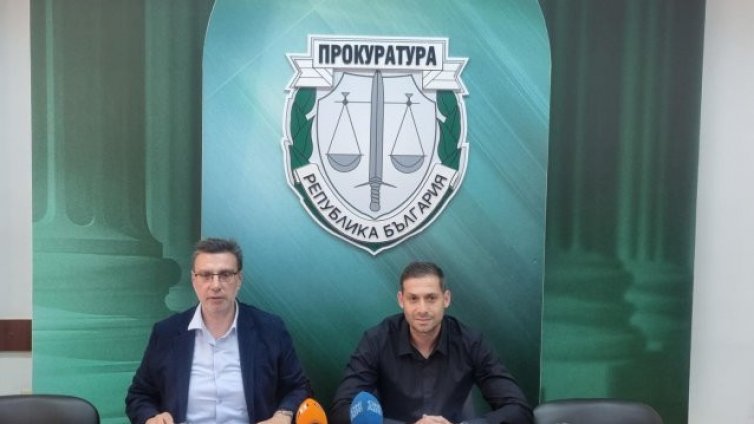 Разкриха подробности за убийството в Приморско: Чехите се напили и мъжът удушил приятелката си