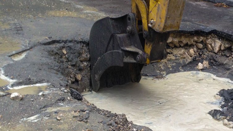 Два района във Варна са без вода в дъжда