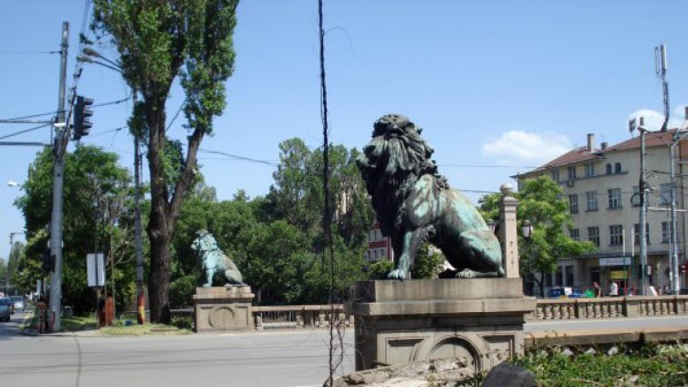 Пуснаха движението по "Лъвов мост"