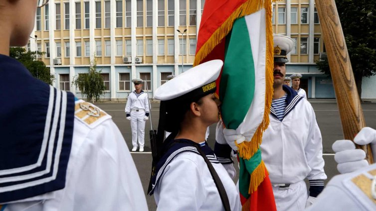 53 курсанти положиха военна клетва във ВВМУ „Н. Й. Вапцаров“ (СНИМКИ)