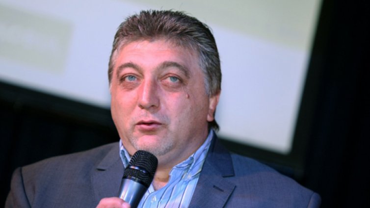Препоръчаха на Туньо да отслабне и да спре цигарите