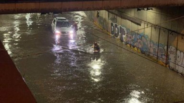 Автомобилът не е амфибия