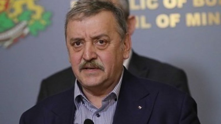 Какви маски да носим и в кои случаи? Култови съвети от проф. Кантарджиев