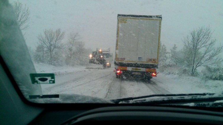 Зимата в България се завърна с пълна сила