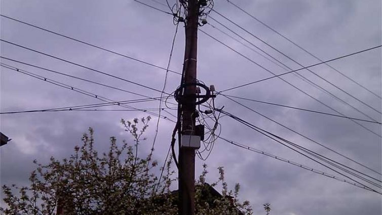 Токът и парното няма да поскъпват от януари догодина