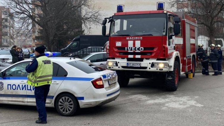 Всички екипи на полицията и пожарната са на терен в областите Варна, Добрич,  Шумен, Разград и Бургас