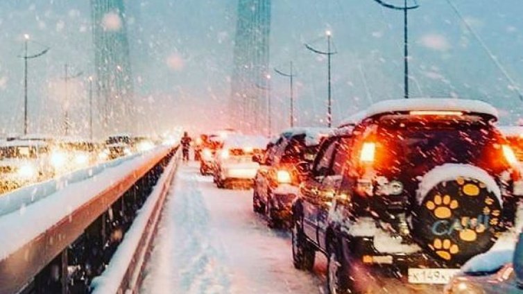48 коли се нанизаха във верижна катастрофа