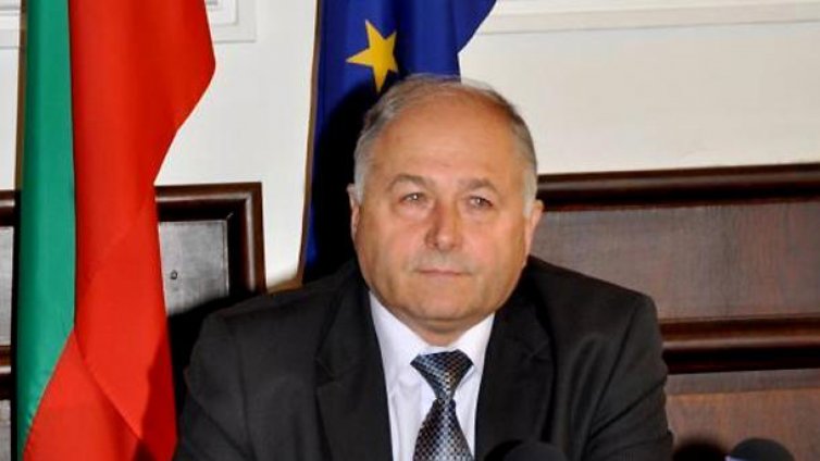 Укрепват се свлачищата в Раково и Сотиря