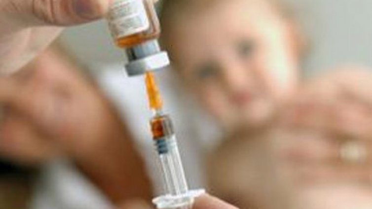 Ваксина парализира 2-годишно момченце