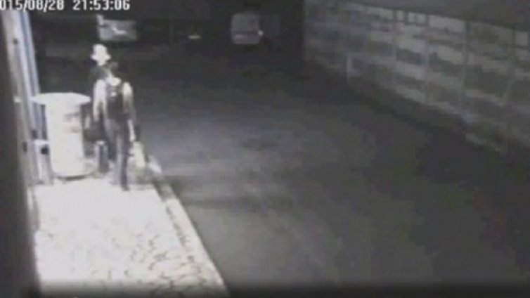Странен обир в Бургас: Двама свиха хиляди в монети
