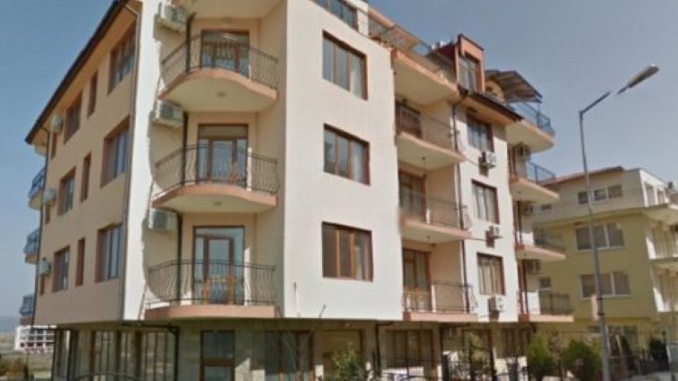 Стюардеса и полковник от спецназа под лупа за удушеното момче в куфара