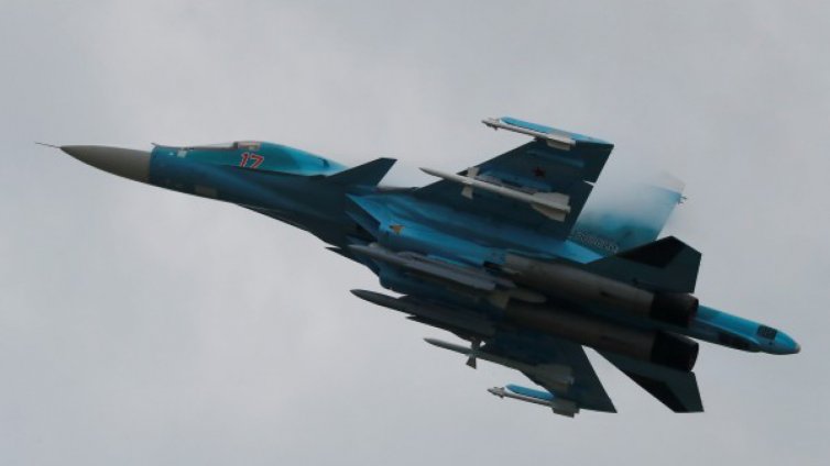 Грешка на пилота: Два Су-34 се сблъскаха в небето в Русия  