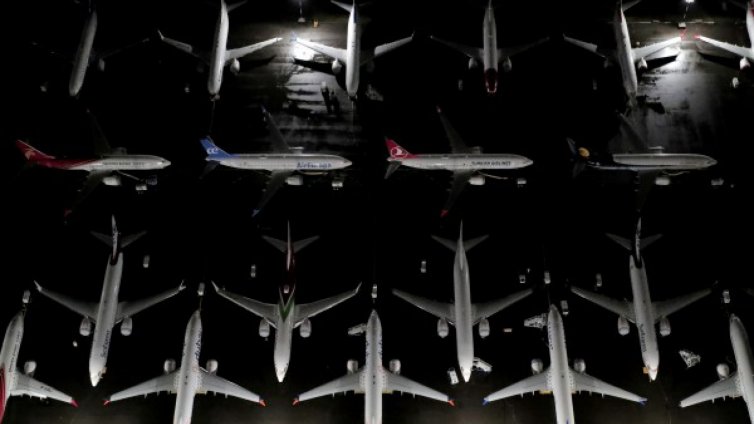 След проверка: Откриха пукнатини в 13 самолета Boeing 737 NG