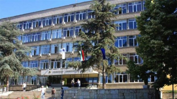 Маскирани завързаха охранители на ТУ - Варна