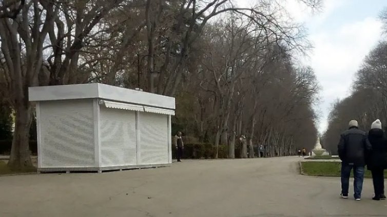 Портних: Бараки в Морската градина няма да има!