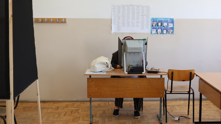 В навечерието на изборите: Всички 12 837 машини за гласуване са с изтекла гаранция