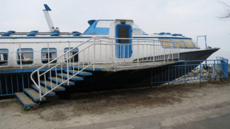 Последната соц комета у нас тъне в разруха