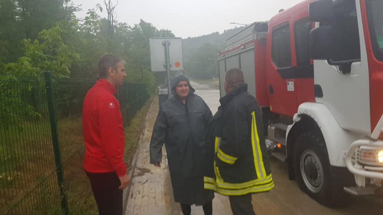 Варненски кмет публикува телефона си за сигнали в дъжда