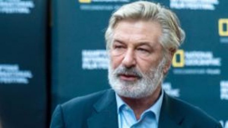 Прекратиха делото срещу Алек Болдуин за непредумишлено убийство