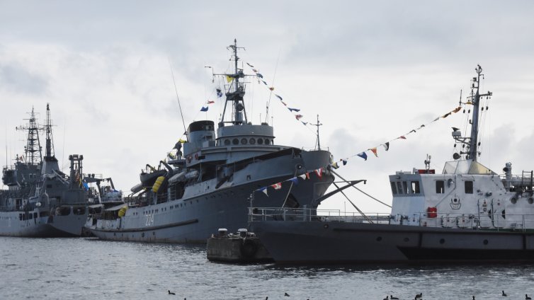 Първият от новите кораби за ВМС трябва да е готов до 2020-а