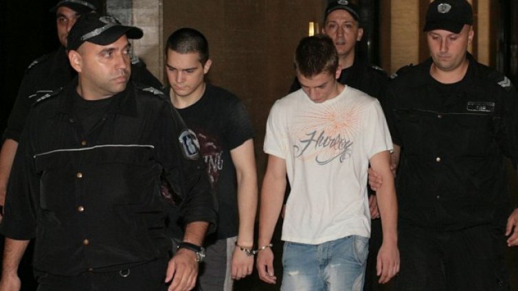 По 6 години затвор за младежите, пребили 3-годишния Христо