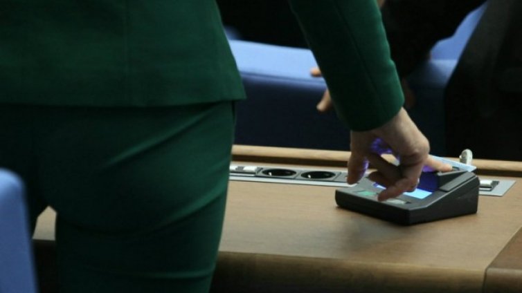 Депутатите се събират на извънредно заседание