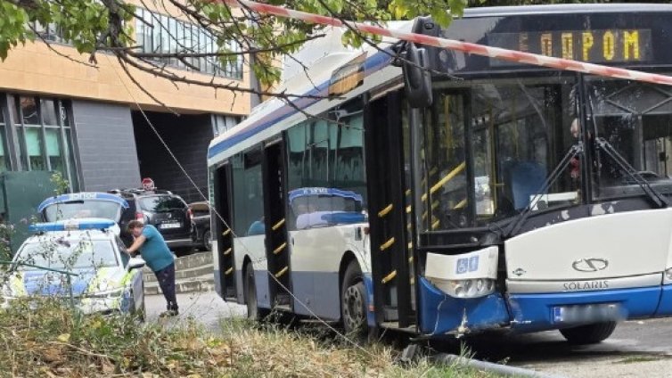 Трима са пострадалите при катастрофата на автобус във Варна