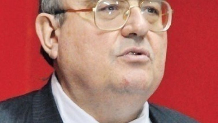 За червената точка на Слави и примитивната му арогантност. Една изповед