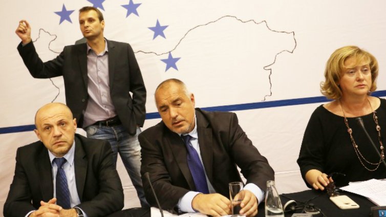 Нямало нужда от арест на мъжа, размахващ монета зад премиера