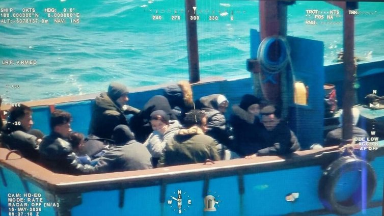Бунт до България: 35 мигранти избягаха от гръцки център, 17 са задържани