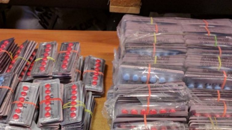 Спряха незаконна продажба на неразрешени лекарства