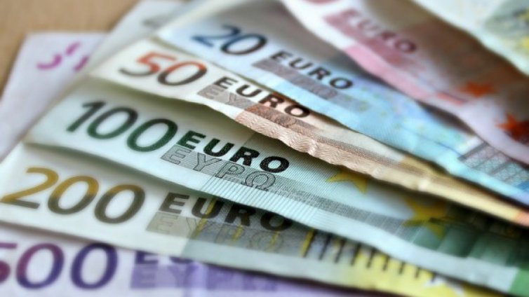 Измамник ужили 81-годишна от Нова Загора с &euro;5000