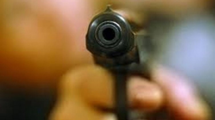 Мъж откри стрелба по протестиращи 