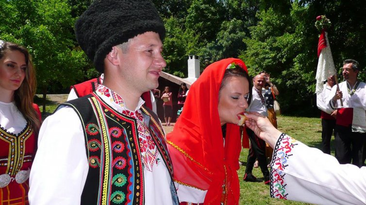 Стара българска сватба оживя в Екопарка (СНИМКИ)