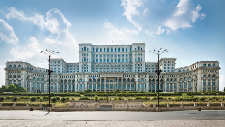 Румънците избират парламент днес