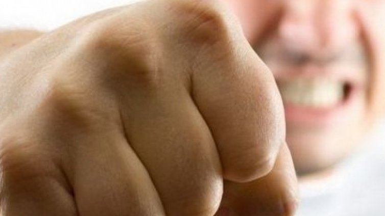 Драма в Брестак: Млад мъж системно пребивал родителите си