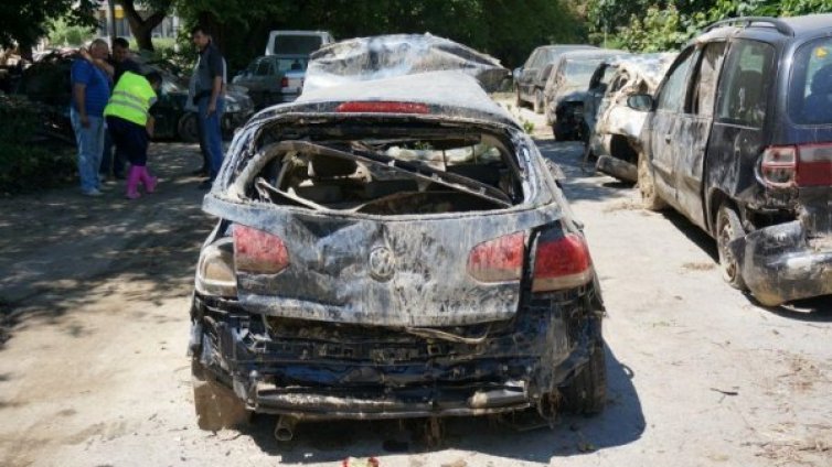 Паркинги станаха автоморги в "Аспарухово"