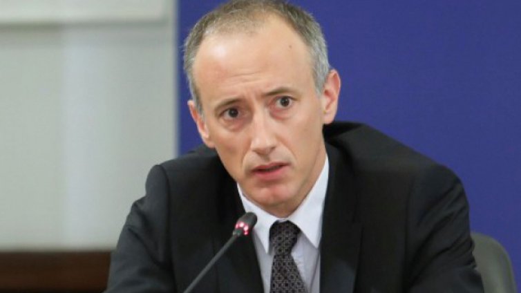 Красимир Вълчев очаква по 10 -15 учители и ученици с COVID-19 за ден