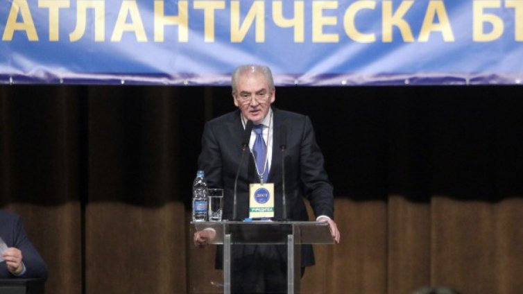 Никой не може да спре регистрацията на ДОСТ, смята Лютви Местан