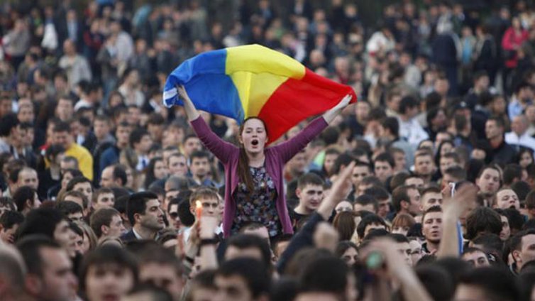 Хиляди на протест срещу властта в Молдова