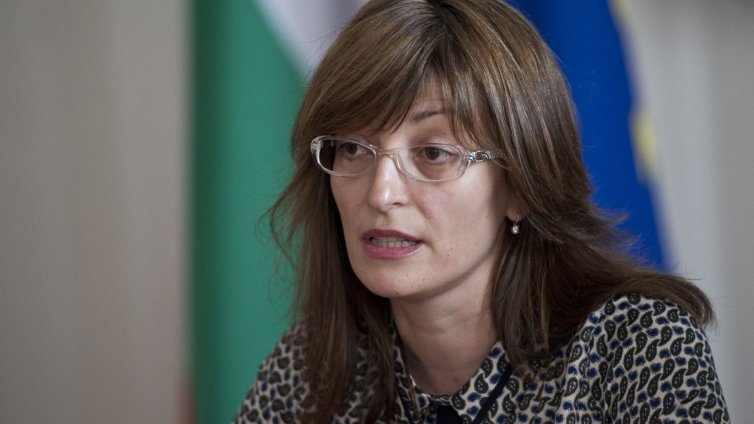 Екатерина Захариева сяда на стола на Христо Иванов?