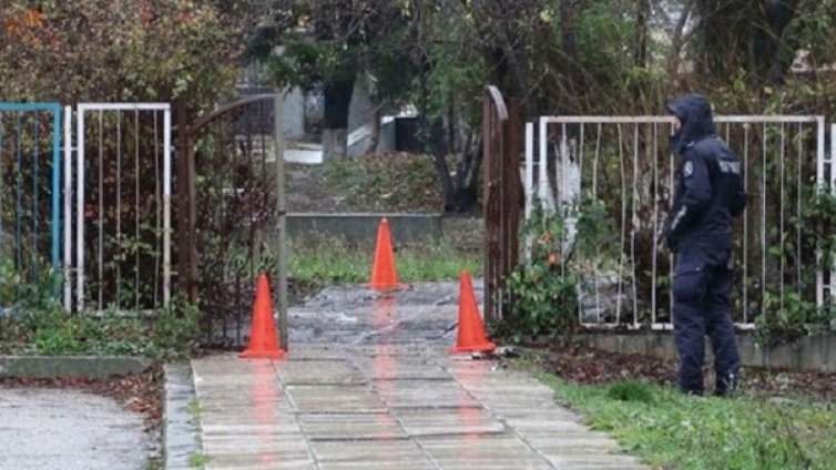 Вие още ли сте тук? Репликата, разпалила боя в Девня