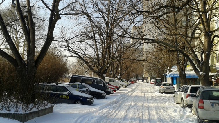 Снегът днес спира, облачността се разкъсва
