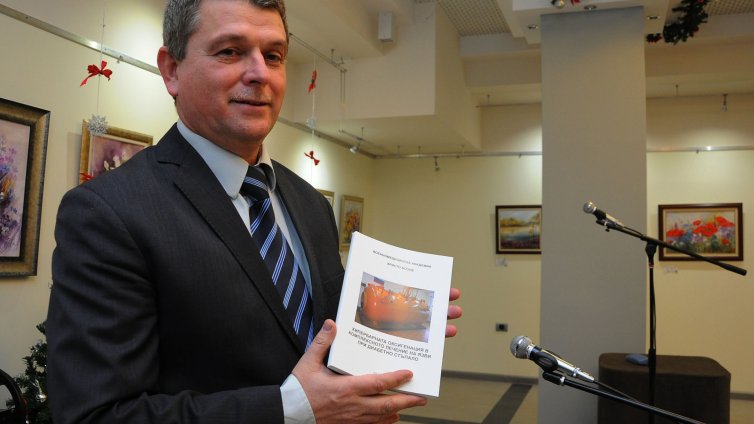 Проф.д-р Христо Бозов представи монография за диабета