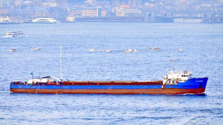 Собственикът на задържания във Варна кораб започна разплащане